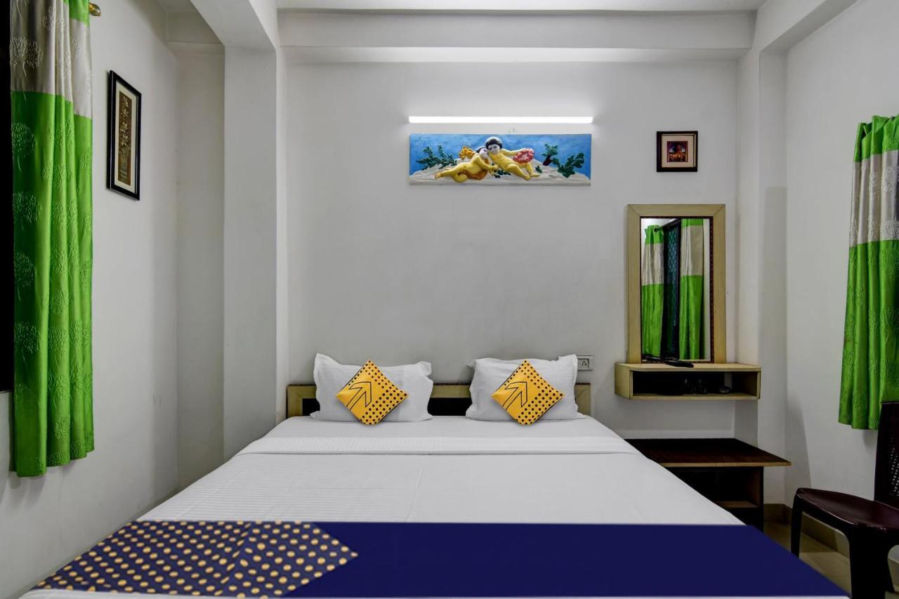 Spot On Ray Palace Hotell Puri Eksteriør bilde