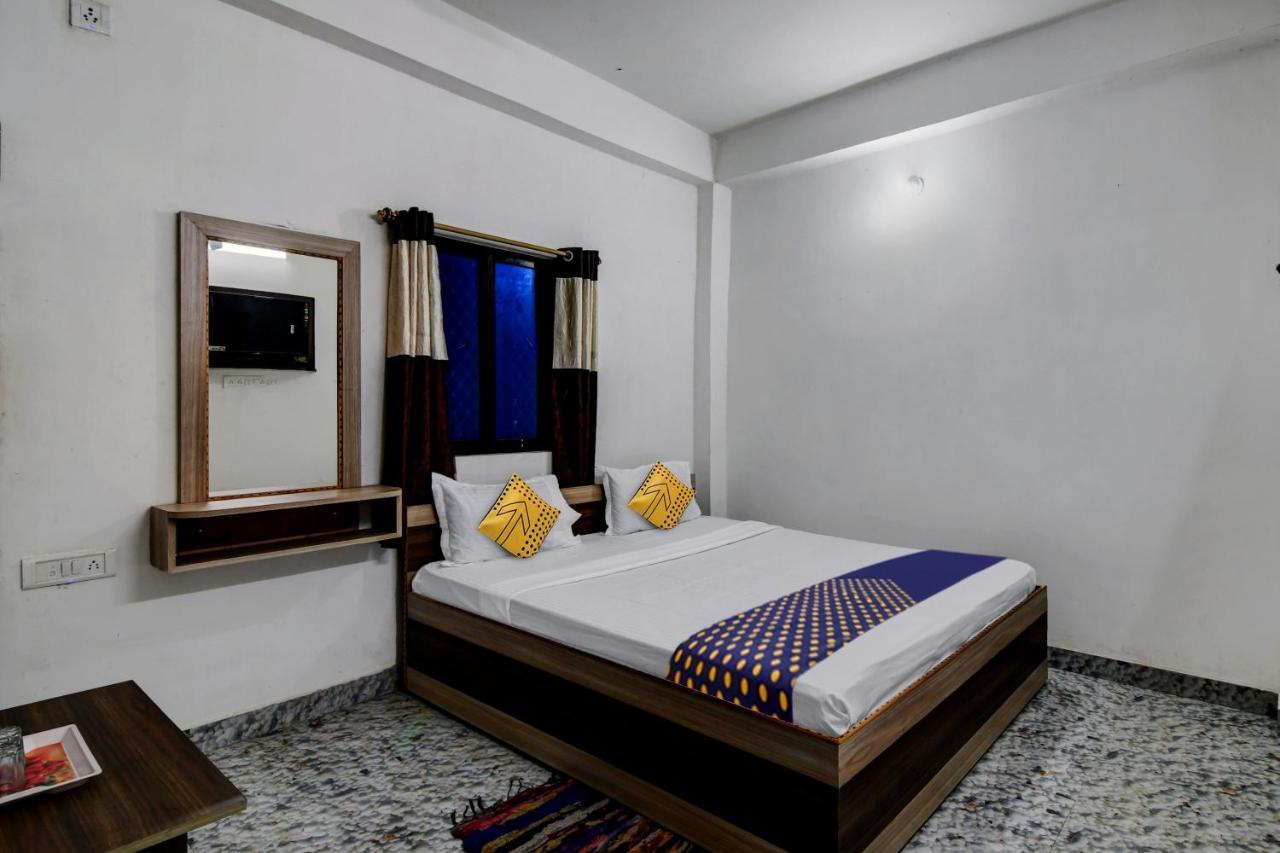 Spot On Ray Palace Hotell Puri Eksteriør bilde
