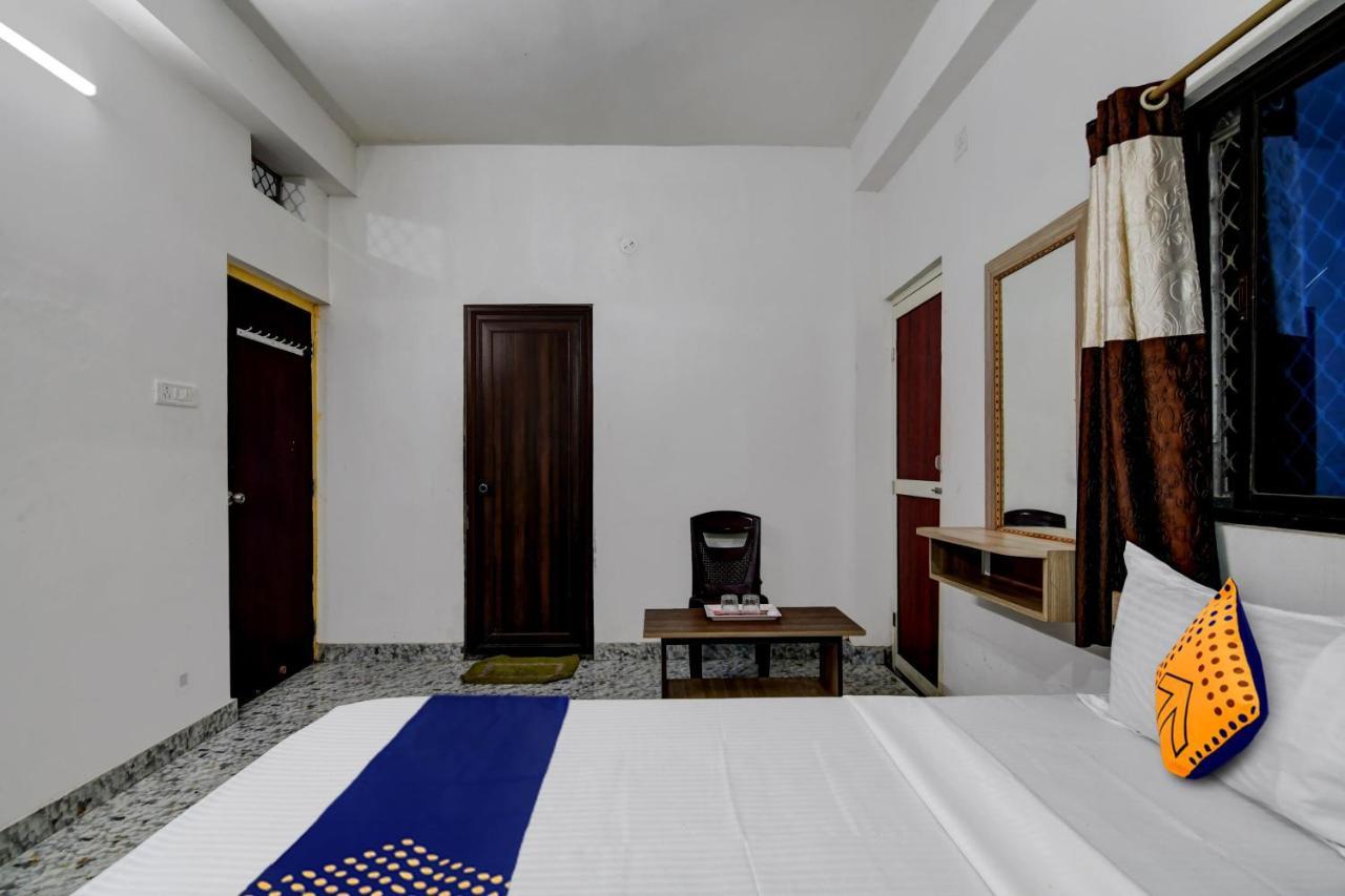 Spot On Ray Palace Hotell Puri Eksteriør bilde
