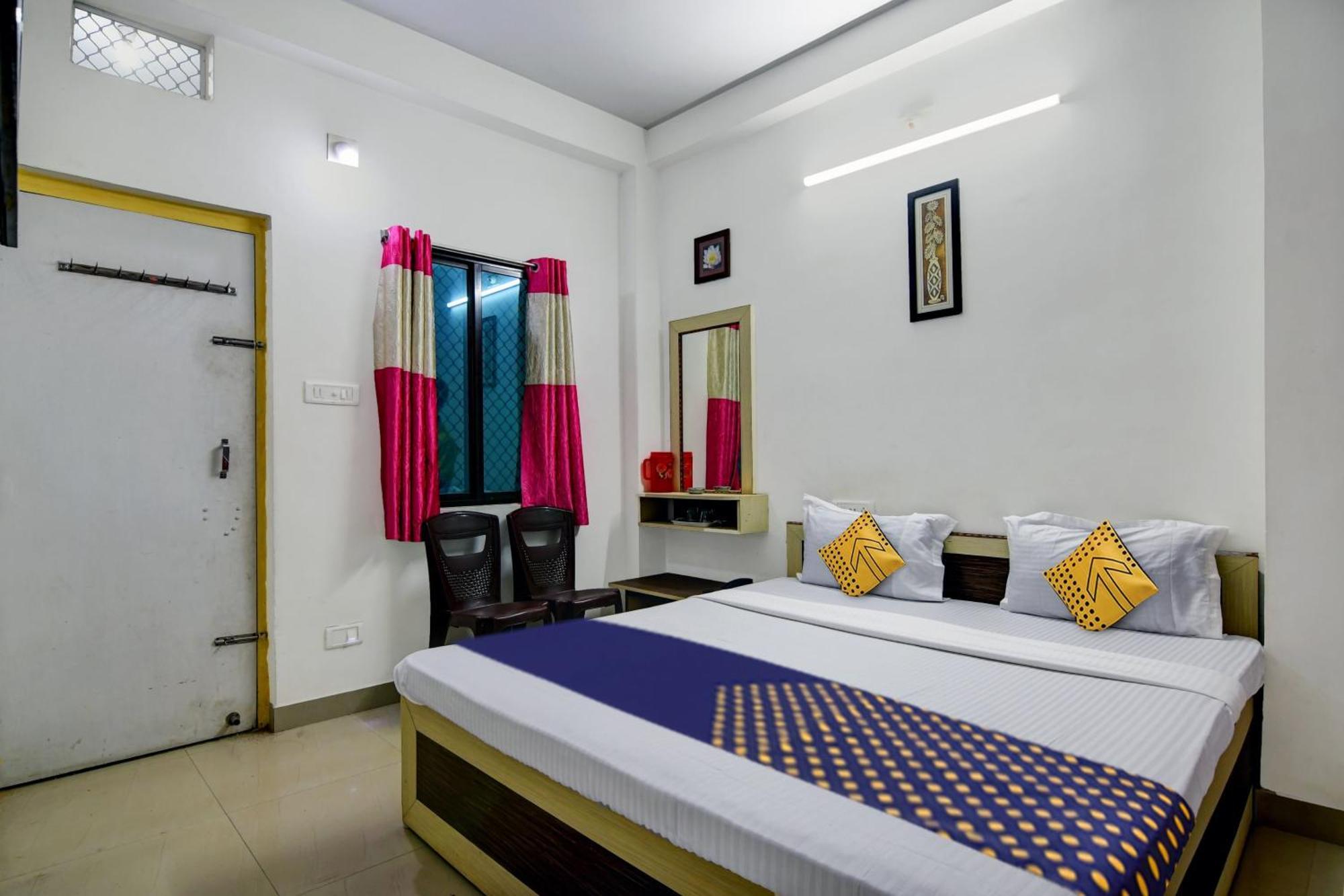 Spot On Ray Palace Hotell Puri Eksteriør bilde
